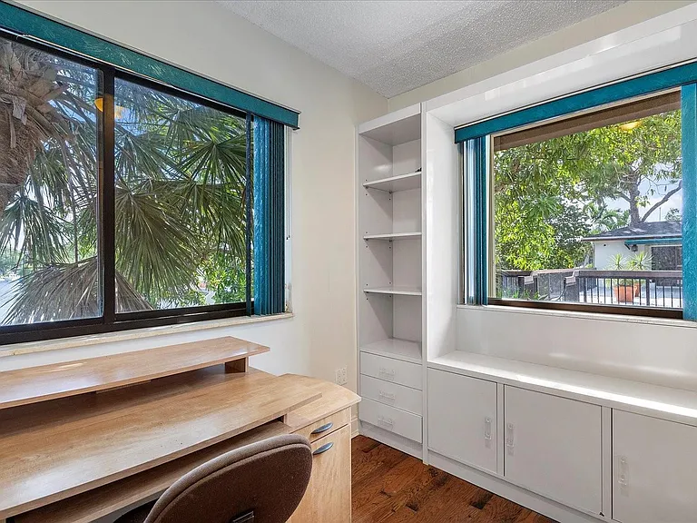 1240 SW 14th Ave — Photo 41