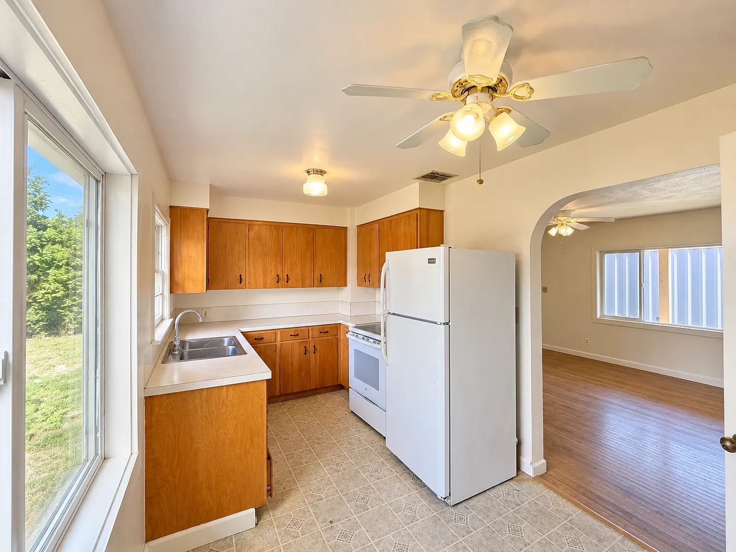 2 bed, 1102 sqft, $2,095 — Photo 4