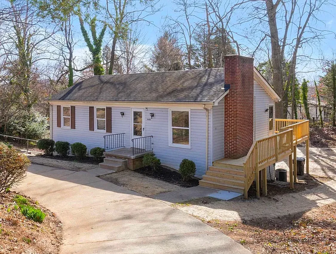 1 bed, 800 sqft, $1,350 — Photo 2