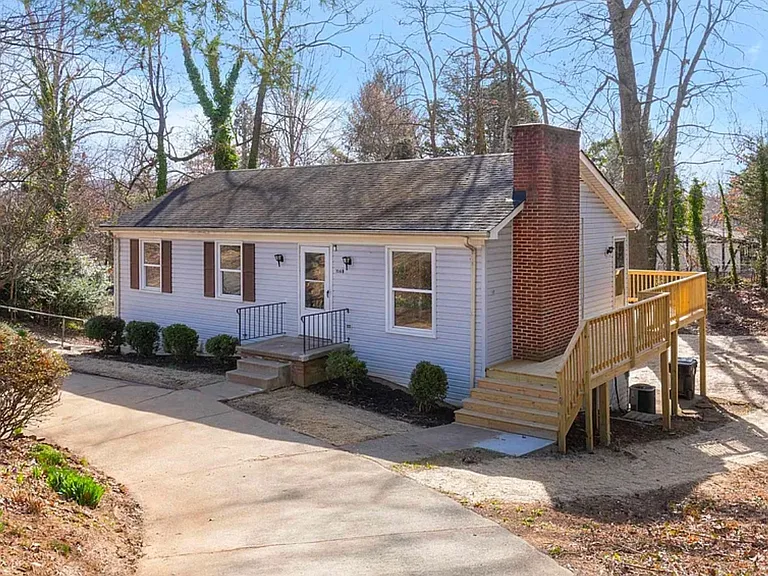 106 Commonwealth Cir — Photo 9