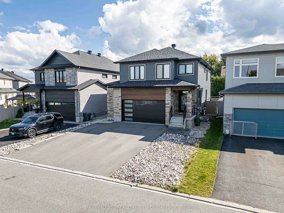 846 Rockson Cres #A