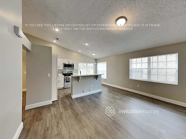 3350 NW 78th Ave — Photo 4
