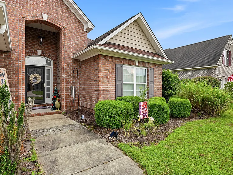 1156 Slater Way — Photo 4