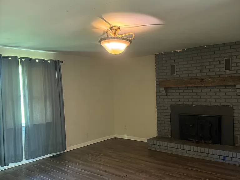 3321 Parker Ln — Photo 5