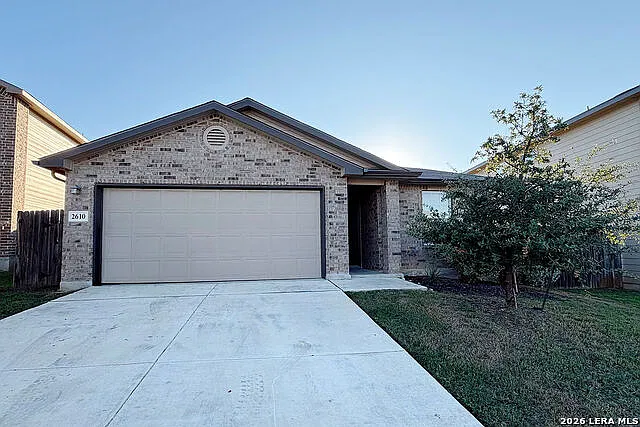 3 bed, 2.0 bath, 1345 sqft, $1,675 — Photo 1