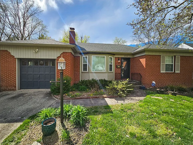 6024 Hillside Avenue East Dr — Photo 2