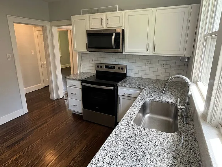 682 Greenwood Ave — Photo 28