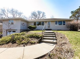 2001 140th St W, Burnsville, MN 55337