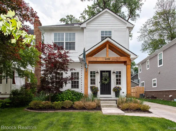 2210 E Hudson Ave, Royal Oak, MI 48067