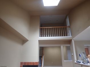 9 Driftwood Dr, Somerset, NJ 08873