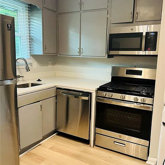 1455 Bryan Ave #B — Photo 9