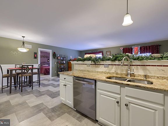 5th image of 4036 Green Park Dr