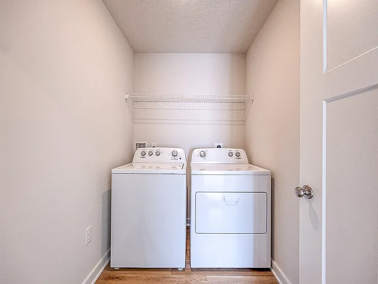 527 Cooper St — Photo 17