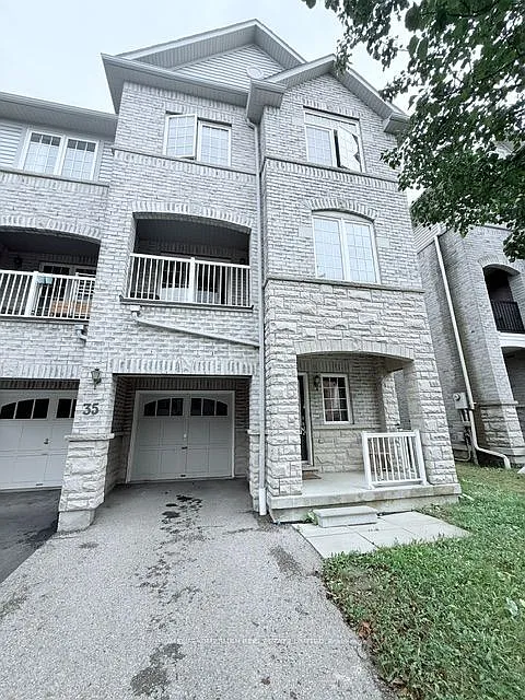 4 bed, $2,800 — Photo 1