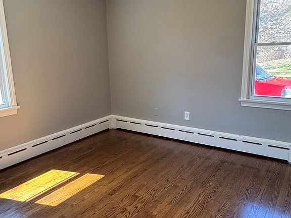 3rd image of 5 Manor Rd