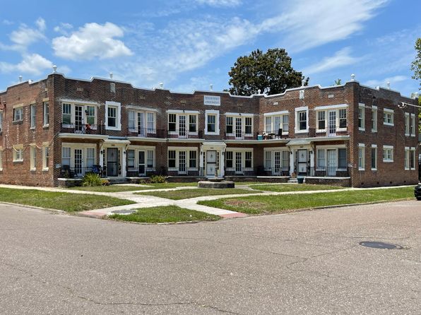 2000 N Market St APT 3