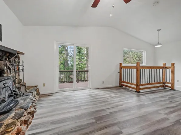 3105 Ridgecrest Way, Pollock Pines, CA 95726