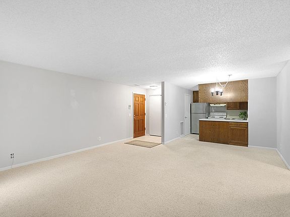 4th image of 742 County Road F W APT B