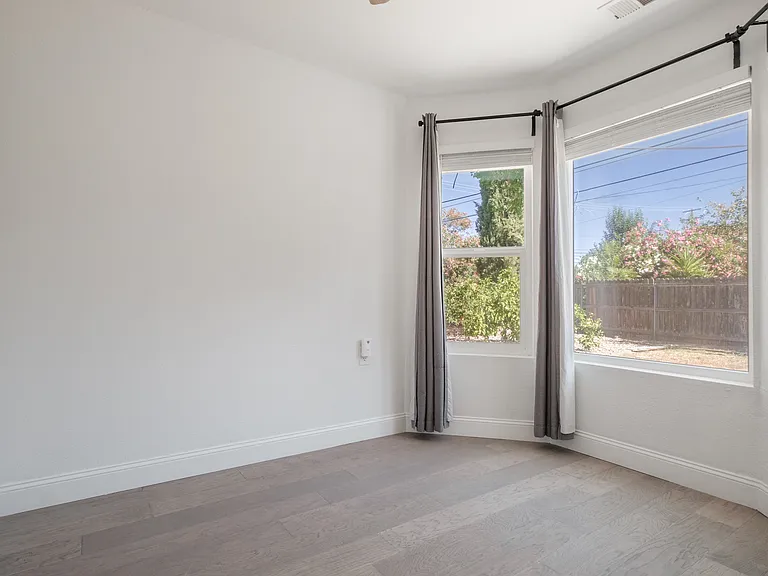 604 Potomac Ave #4 — Photo 9