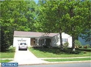 390 Green Ln, Ewing, NJ 08638