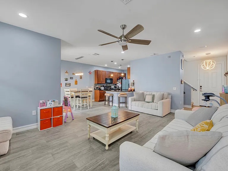 1445 Isabella Dr — Photo 4