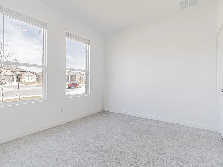 Bedroom 2 (Guest)