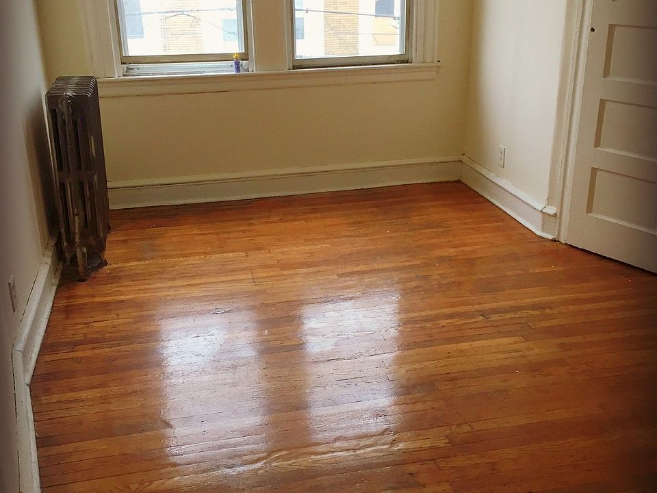 2nd image of 1721 Bridge St