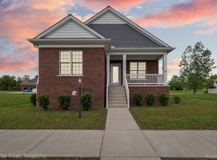 26262 Trowbridge Sq, New Boston, MI 48164