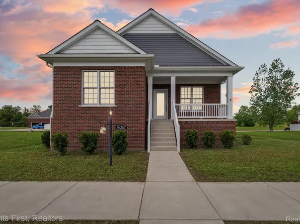 26262 Trowbridge Sq, New Boston, MI 48164