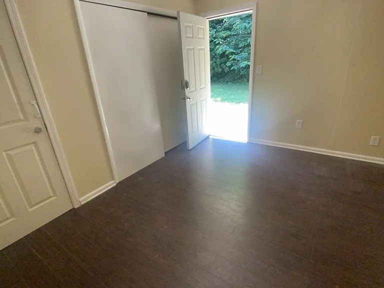 1619 Jefferson St — Photo 14