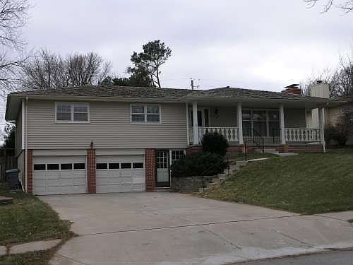 2nd image of 11615 Burke St