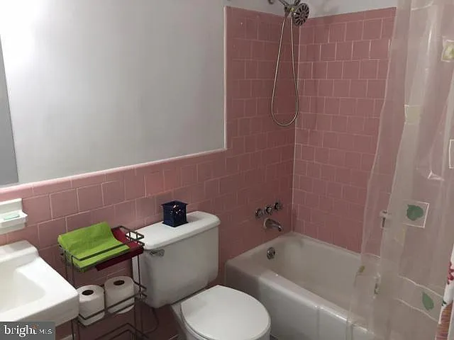 575 Thayer Ave #407 — Photo 8