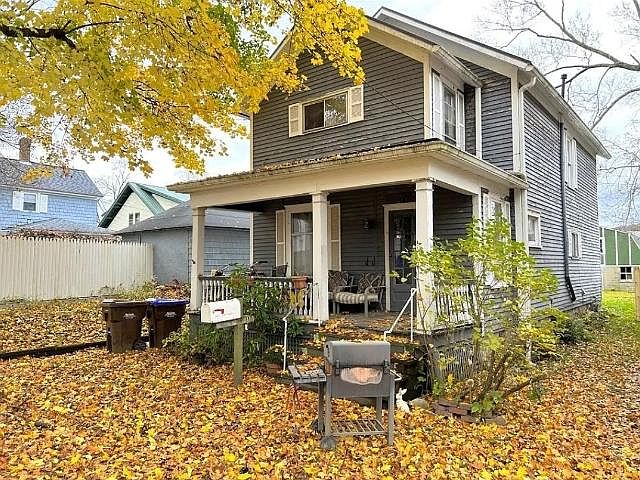 1st image of 425 W Spruce St