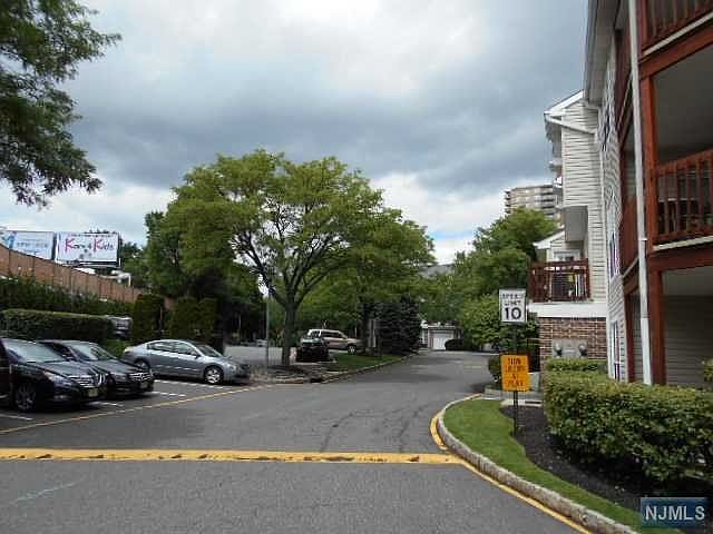 1628975_1