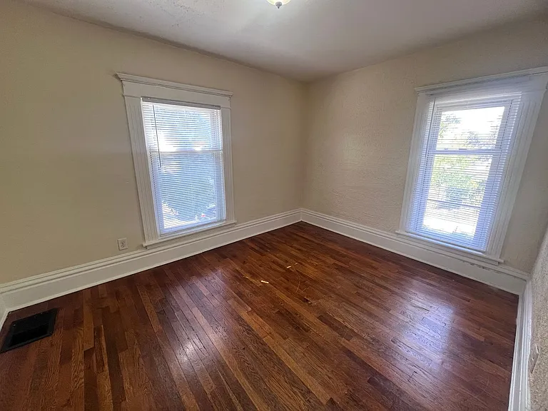 425 Fuller Ave SE — Photo 21