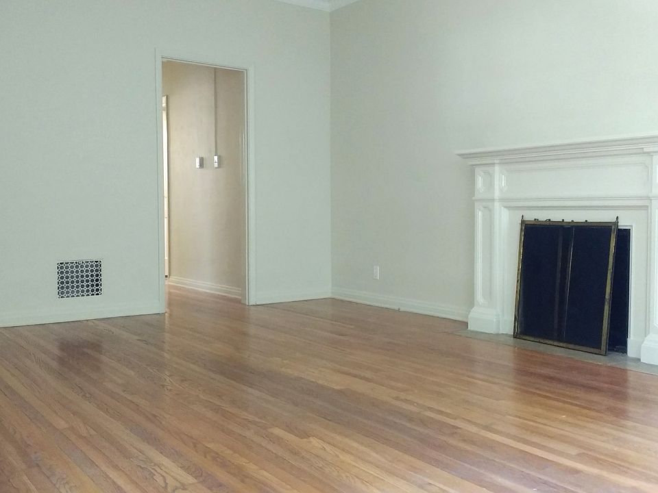 Large Living Room with Faux Fireplace