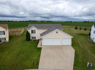 462 Maple Point Blvd, Mapleton, ND 58059