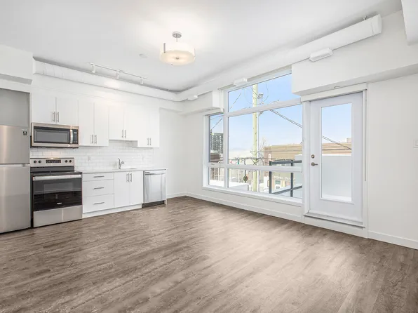 386 Richmond Rd #304, Ottawa, ON K2A 0E8