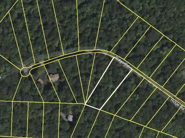 Ridge Rd, Newfoundland, PA 18445