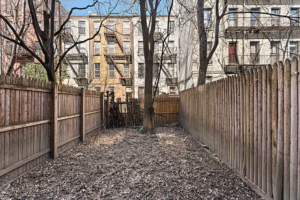 Rented by Compass | media 10