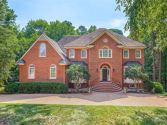 2nd image of 121 Brookschase Ln