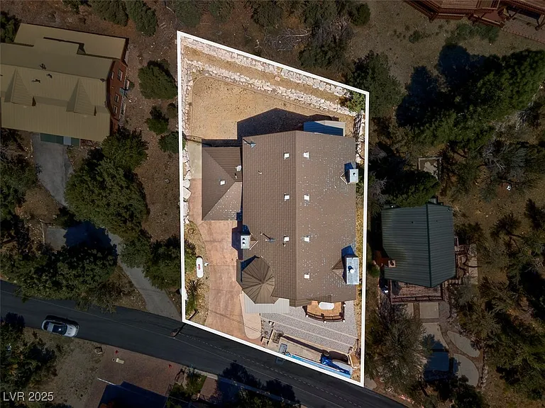 264 Crestview Dr — Photo 10
