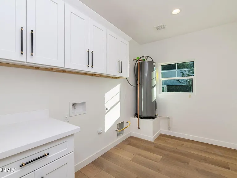 938 E Coronado Rd — Photo 25