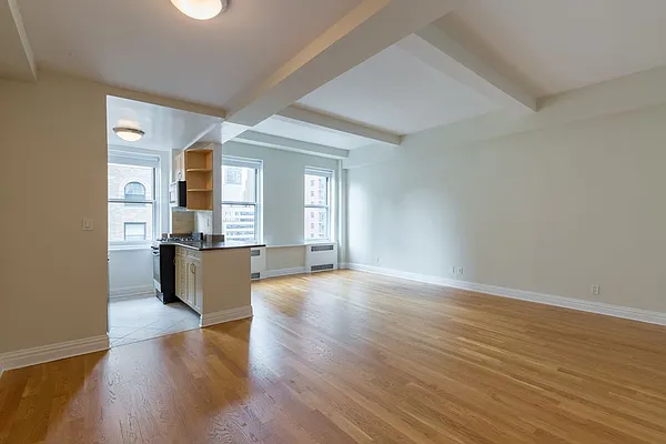 Rented by Stonehenge NYC LLC | media 53