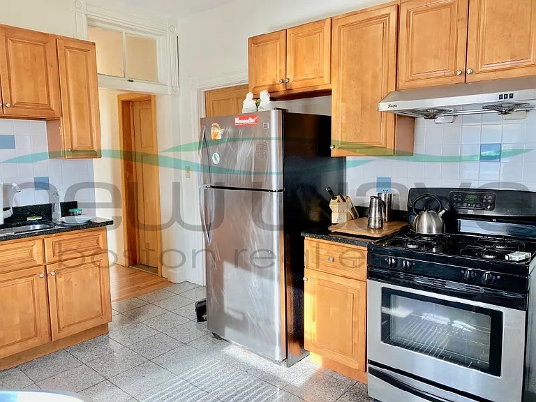 190 Highland St #3 — Photo 7