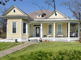 222 E Ireland St, Seguin, TX 78155