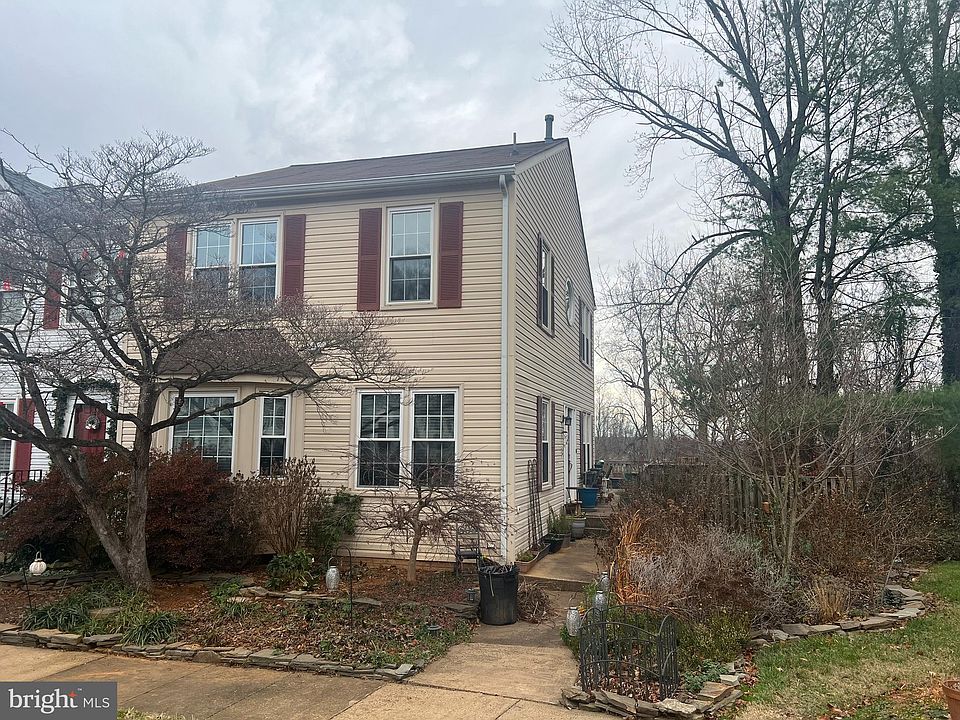 1st image of 729 Arbor Ct