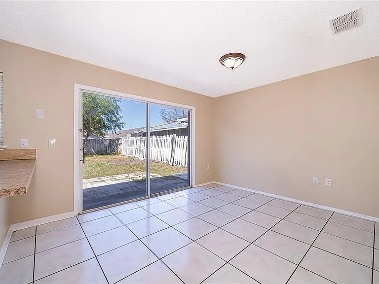 1313 Timberbend Cir — Photo 11