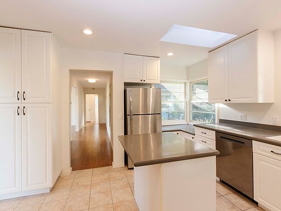 4th image of 3 Loma Vista Dr