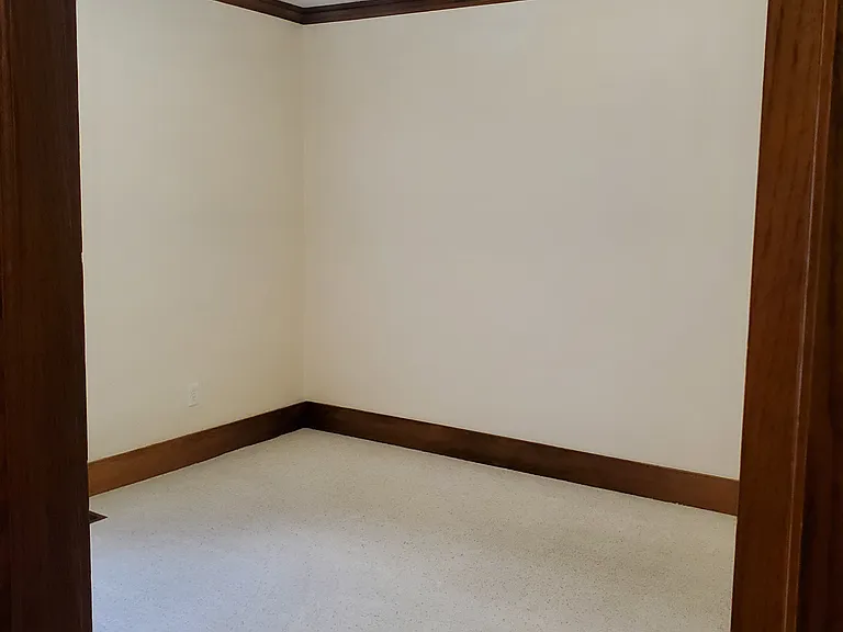 511 Olive St — Photo 9